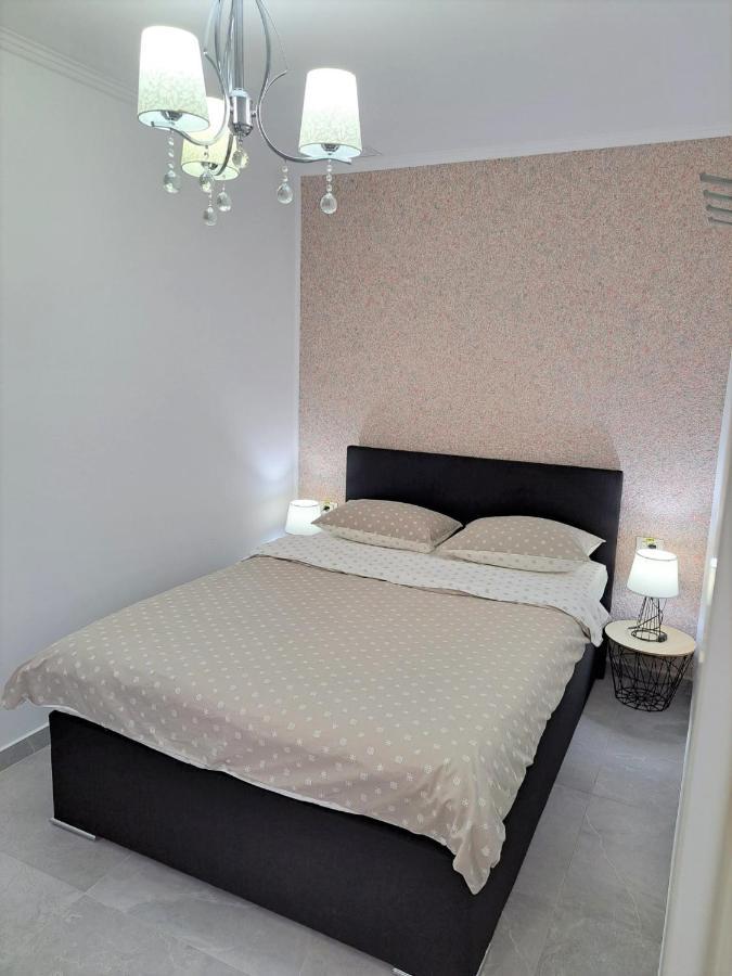 Kevin&Jessica Rooms Giarmata Exteriör bild